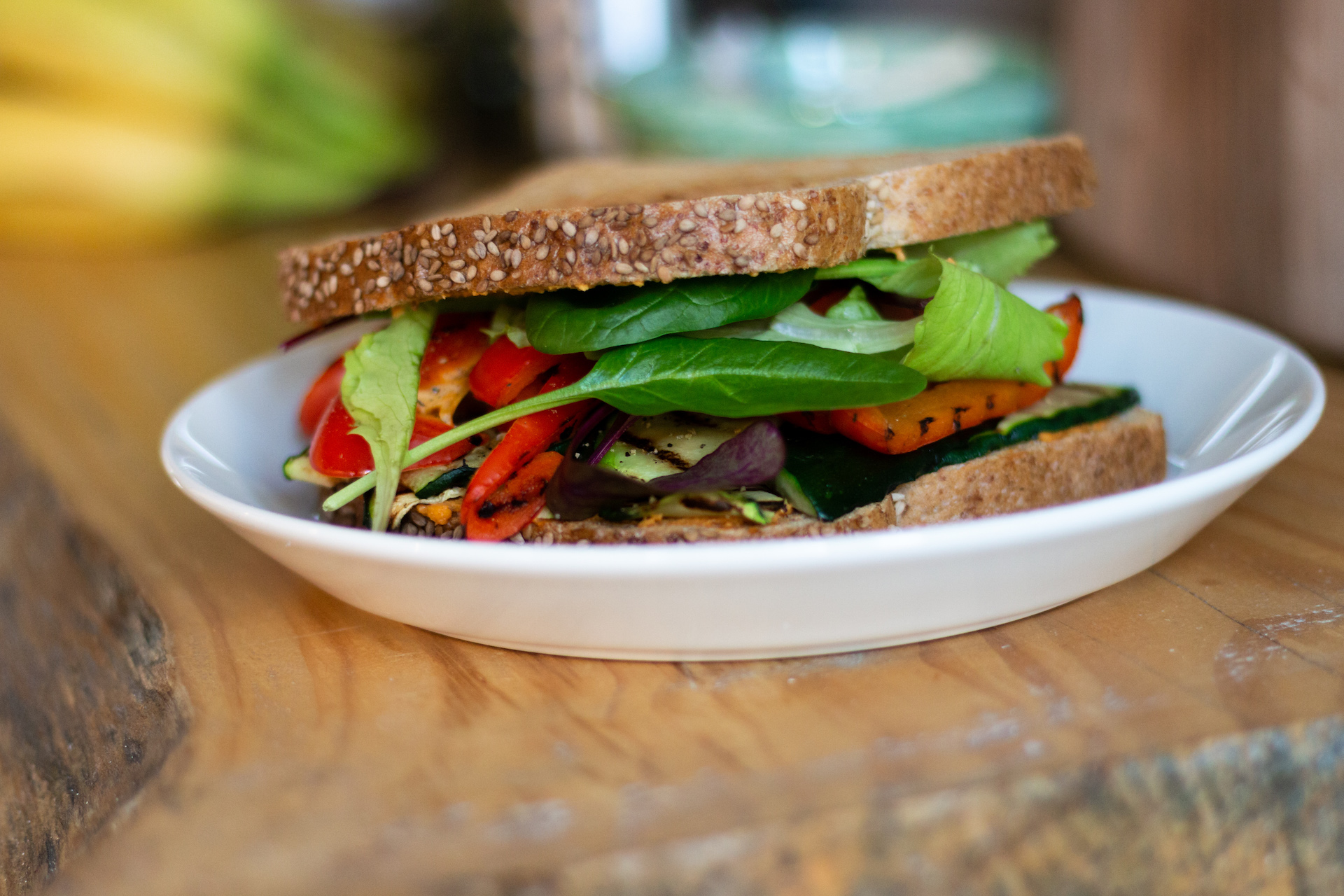 Sandwich met gegrilde courgette en paprika